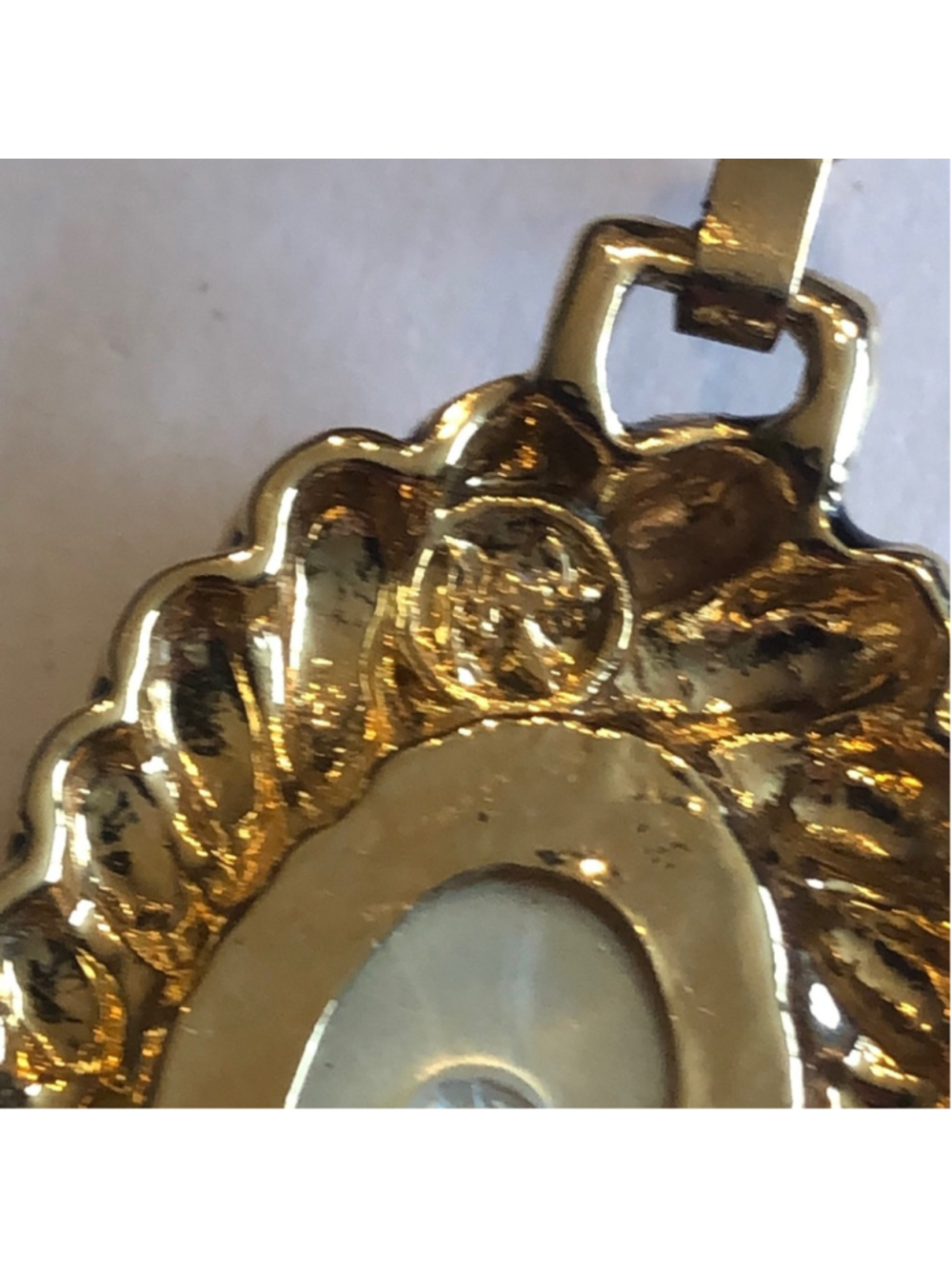 Angel Brand Signed Vintage Gold Tone Faux Pearl Bracelet - Picture 9 of 9